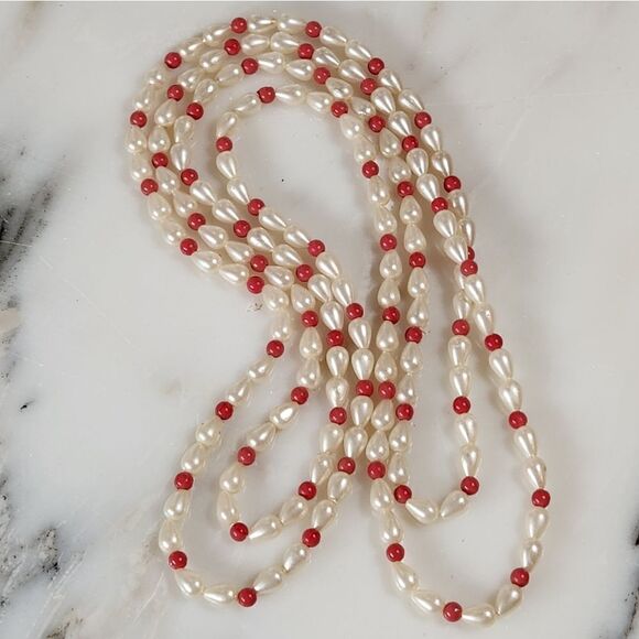 Jewelry - Faux Pearl & Red Beaded Vintage Necklace